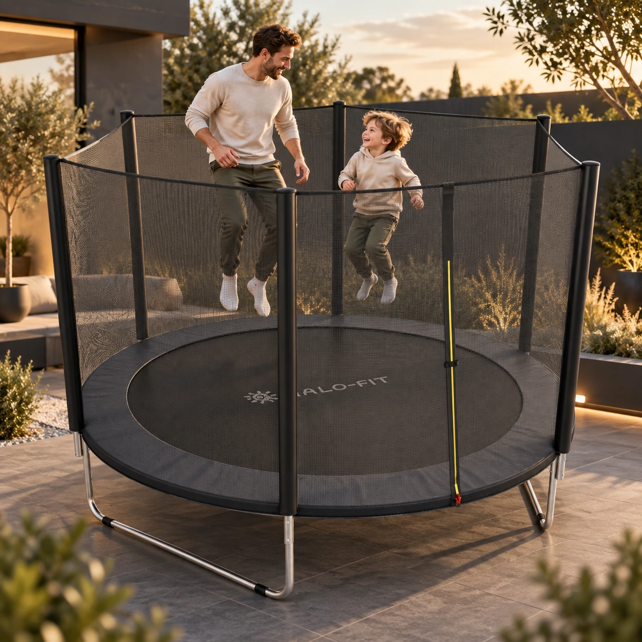 trampolina-ogrodowa-z-siatka-dla-dzieci-halo-fit Trampolina ogrodowa z siatką dla dzieci Halo-Fit do rodzinnej zabawy i aktywności w ogrodzie.